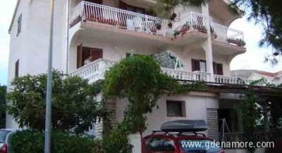Apartmani-varnica, Privatunterkunft im Ort Primošten, Kroatien